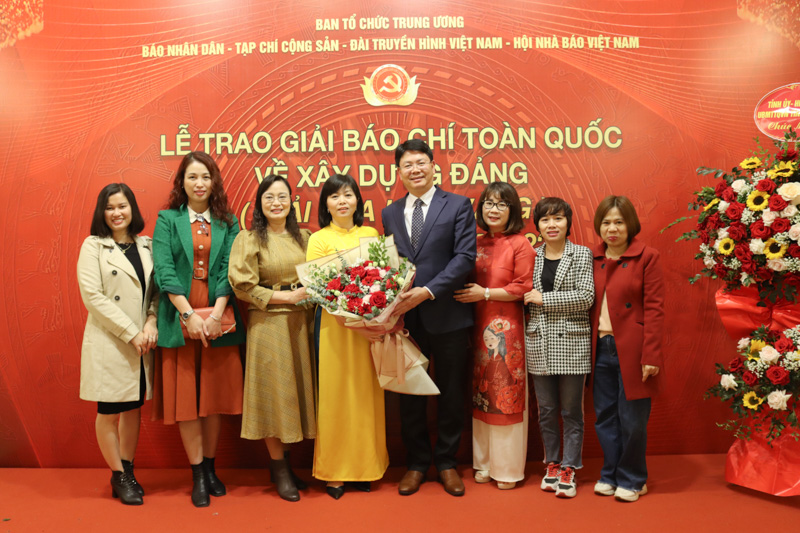 Báo Pháp luật Việt Nam đoạt Giải C Giải Búa liềm vàng lần thứ VII